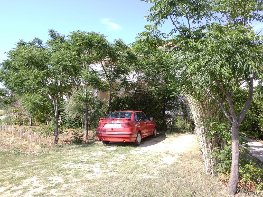 Apartments Kresimir Beauty With Shadow Trees And Parking Place พาก ห้อง รูปภาพ